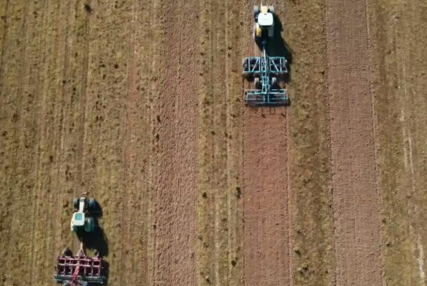 农机无人驾驶.png 农机无人驾驶.png