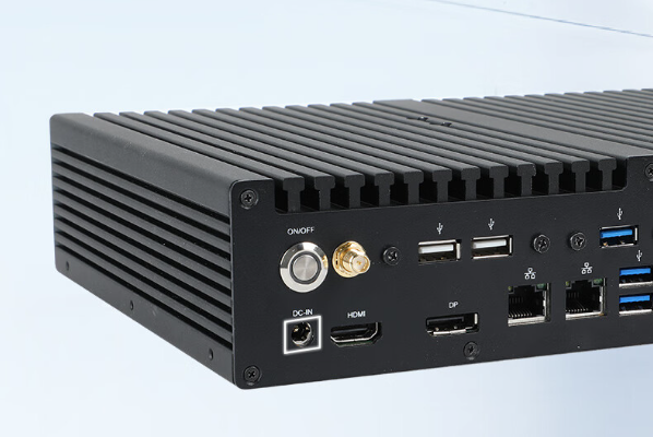 FUN88嵌入式工控机端口.png FUN88嵌入式工控机端口.png