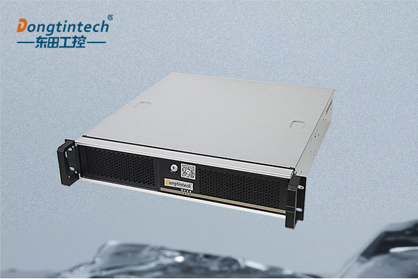 FUN882U上架式工控机.png FUN882U上架式工控机.png